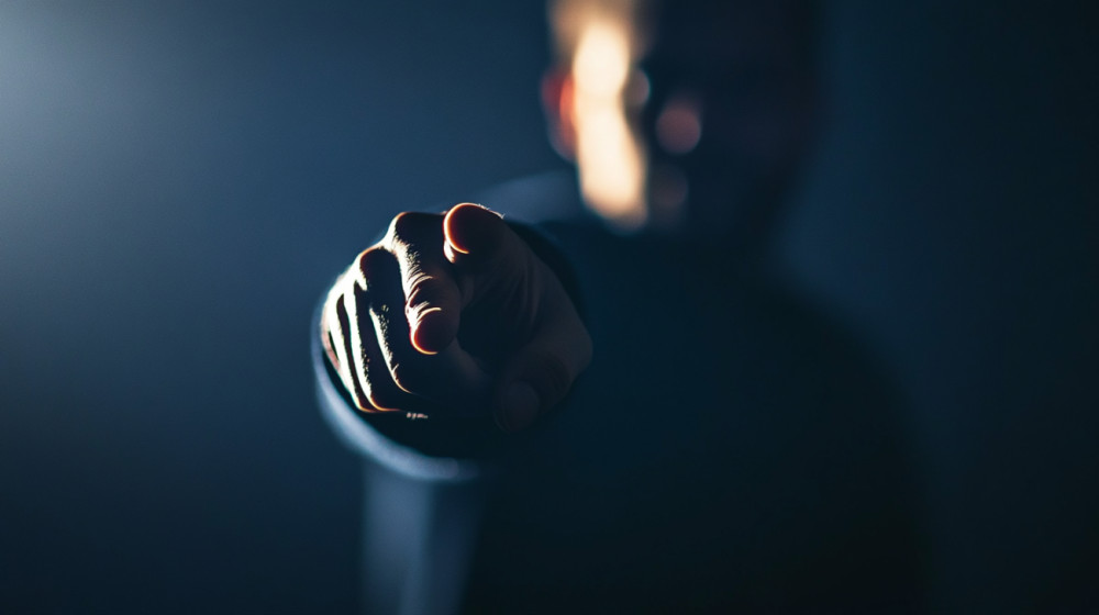 Как вы потеряли деньги из-за магов и гадалок? Расскажите свои истории!